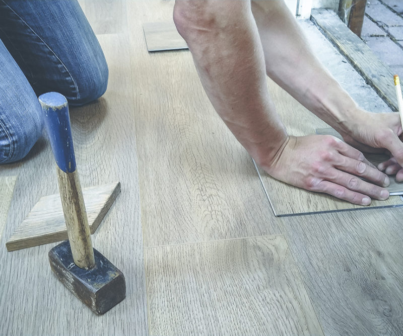 Prestation de pose des revêtements pour sol - agencement